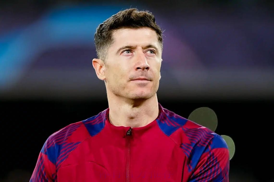 莱万:皇马并不配赢得三分 联赛很长&我们不会放弃